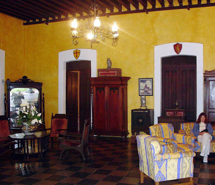 09c ginny-posado.jpg (36200 bytes)